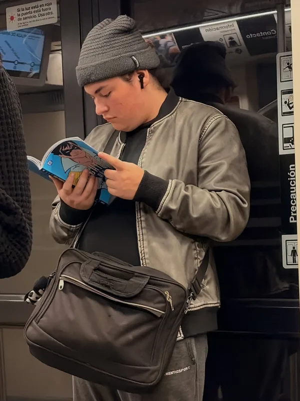 Alguien leyendo Nightwing: año uno